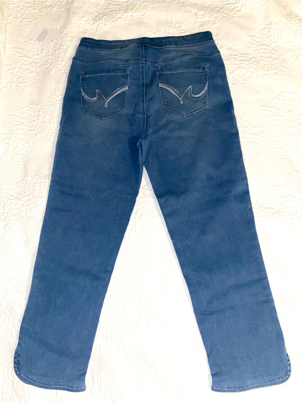 DG2 Chambray Blue Stretch Cropped Jeans Rhinestone Embroidered Back Pockets NWT